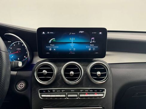 Used 2022 Mercedes-Benz GLC 300 4MATIC Coupe image 4