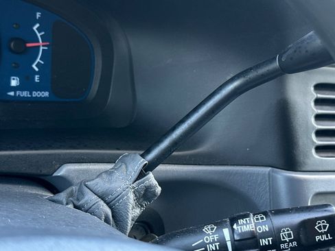 Used 2003 Toyota Sienna CE w/ CE Extra Value Pkg FWD image 28