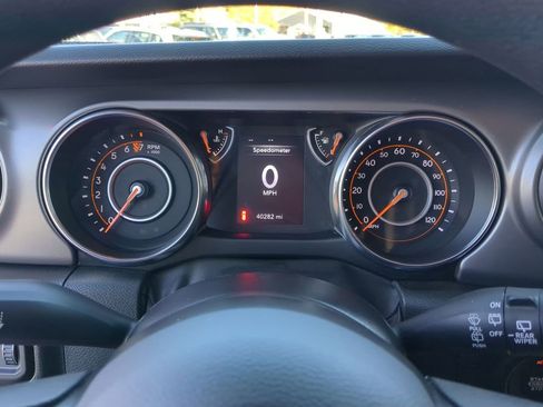 Used 2022 Jeep Wrangler Unlimited Sport image 23