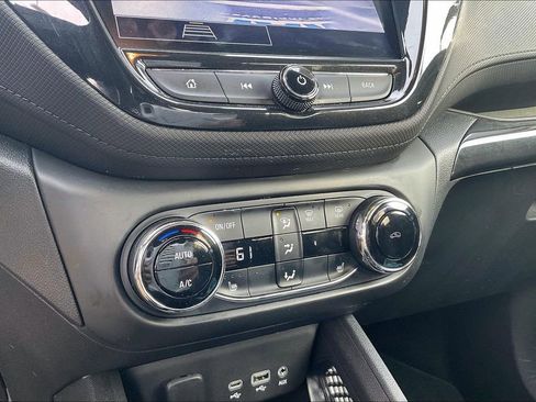Used 2023 Chevrolet TrailBlazer LT w/ Convenience Package image 17