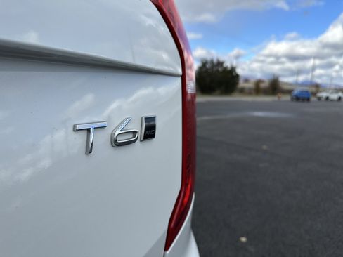 Used 2022 Volvo XC90 T6 Momentum w/ Advanced Package image 34