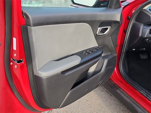 New 2025 Kia K4 LXS image 9