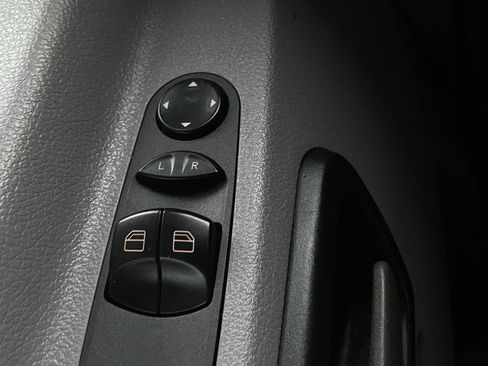 Used 2008 Dodge Sprinter 3500 w/ Window Group Iv Fixed Glass image 29