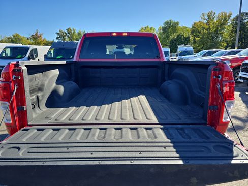 Used 2024 RAM 2500 Big Horn w/ Sport Appearance Package image 7