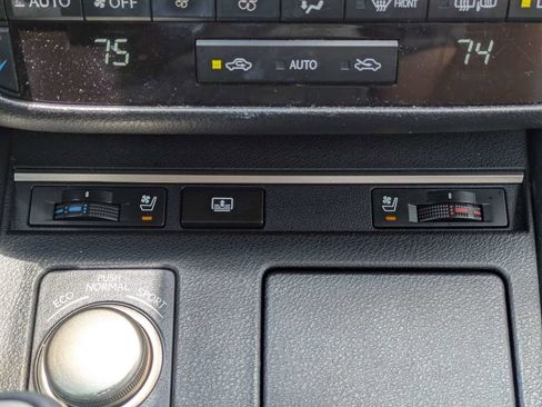 Used 2016 Lexus ES 350 w/ Luxury Package w/Wood Trim FWD image 26