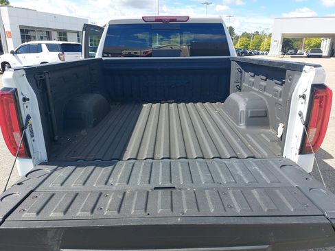 Used 2024 GMC Sierra 1500 AT4X image 13