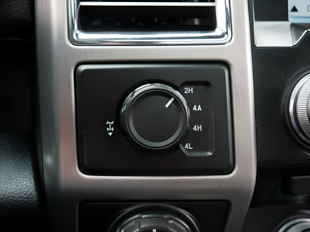 Used 2016 Ford F150 Platinum w/ Equipment Group 701A Luxury AWD/4WD image 23