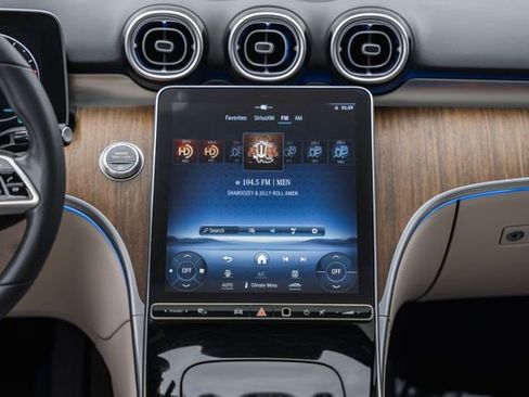 Used 2023 Mercedes-Benz C 300 4MATIC Sedan image 21