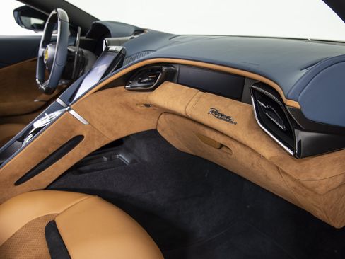 Certified 2025 Ferrari Roma Spider RWD image 15