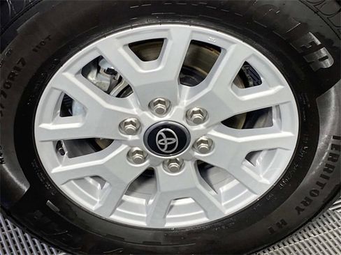 Used 2025 Toyota Tacoma SR5 image 29