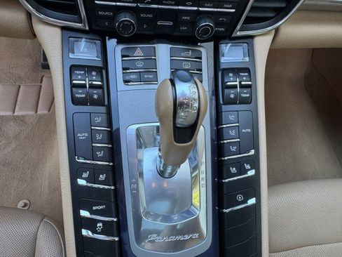 Used 2014 Porsche Panamera image 32