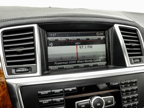 Used 2014 Mercedes-Benz GL 450 4MATIC image 23