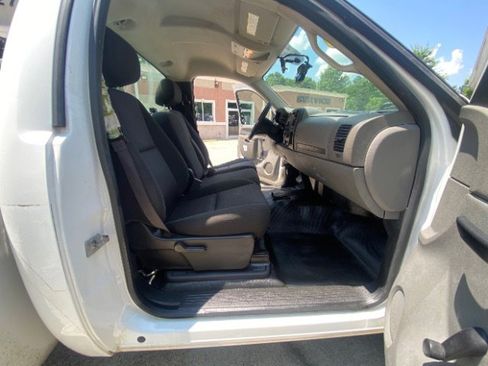 Used 2013 Chevrolet Silverado 3500 W/T image 22