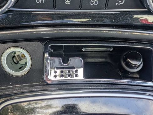 Used 2020 Mercedes-Benz SLC 300 image 20