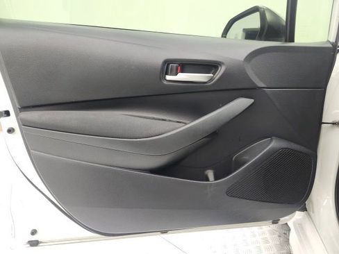 Used 2021 Toyota Corolla LE image 11