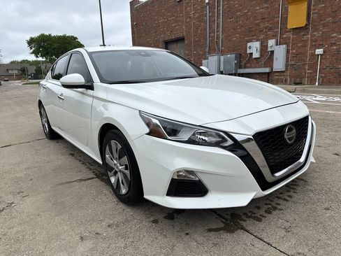Used 2021 Nissan Altima 2.5 S w/ Driver Assist Package image 3