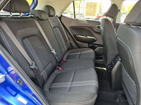 Used 2025 Hyundai Venue SEL FWD image 30