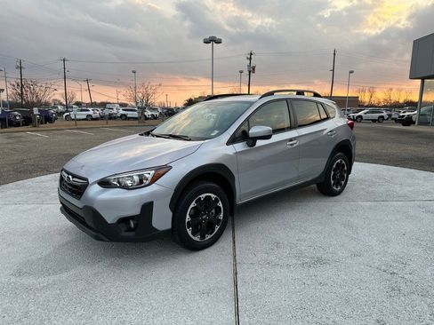 Certified 2023 Subaru Crosstrek 2.0i Premium image 3