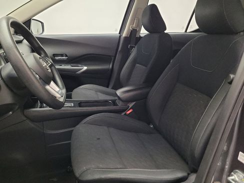 Used 2024 Nissan Kicks SV FWD image 17