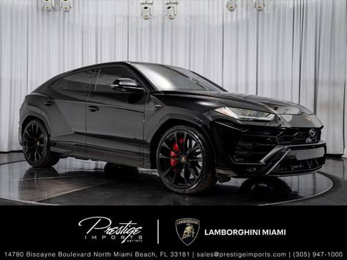 Used 2022 Lamborghini Urus AWD/4WD image 1