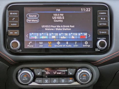 New 2025 Nissan Versa SR w/ Trunk Package FWD image 17