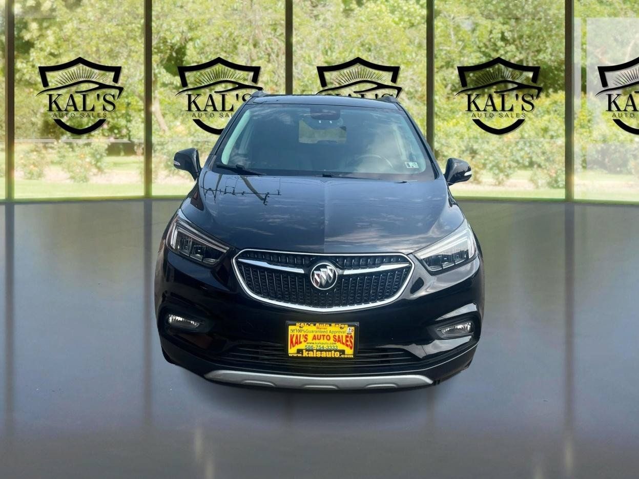 Used 2019 Buick Encore Essence FWD image 2