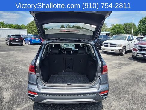 Used 2022 Volkswagen Taos SE FWD image 26