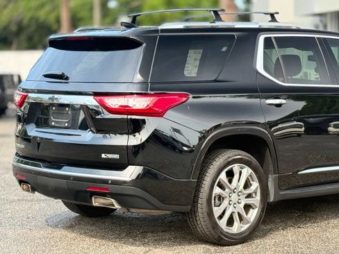 Used 2018 Chevrolet Traverse Premier w/ Driver Confidence II Package FWD image 8