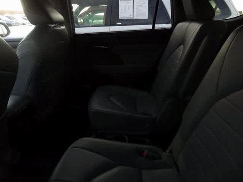 Used 2023 Toyota Highlander XLE image 7
