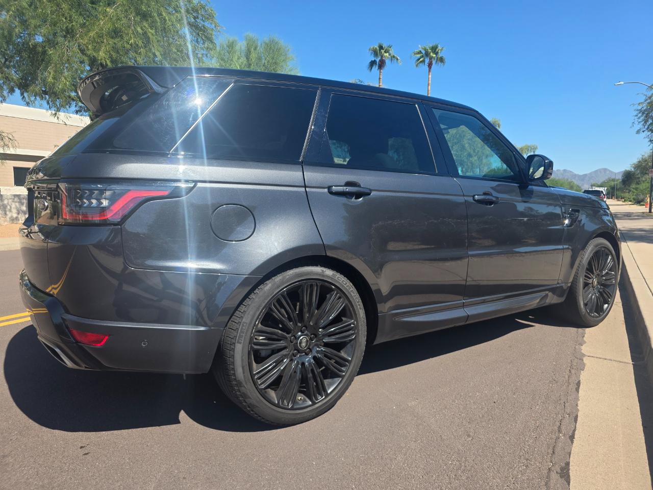 Used 2020 Land Rover Range Rover Sport Autobiography AWD/4WD image 8