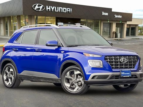 Certified 2025 Hyundai Venue SEL image 2