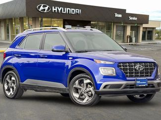 Certified 2025 Hyundai Venue SEL video 2