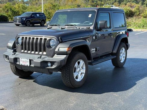 Used 2020 Jeep Wrangler Sport image 7