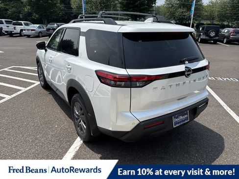 New 2025 Nissan Pathfinder SV image 5