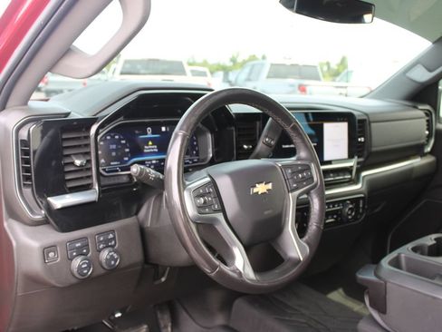 Used 2022 Chevrolet Silverado 1500 LT w/ Safety Package AWD/4WD image 25