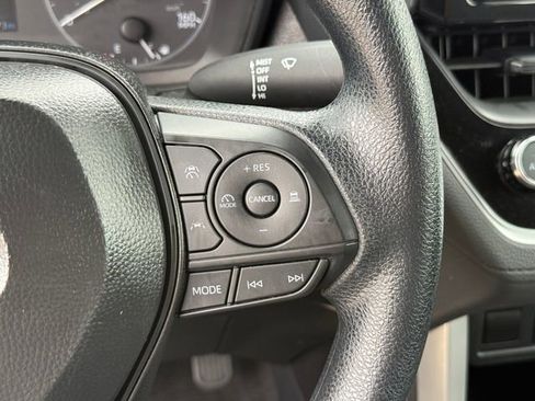 Used 2025 Toyota Corolla Cross AWD Hybrid image 15