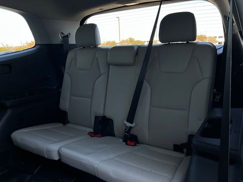 Used 2022 Kia Telluride EX w/ EX Premium Package image 13