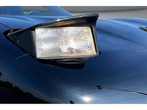 Used 2002 Chevrolet Corvette Coupe w/ Preferred Equipment Group2 RWD image 38