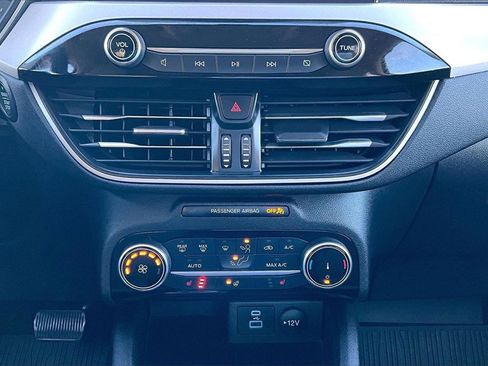 Certified 2022 Ford Escape SE w/ Cold Weather Package image 31