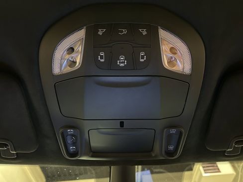 Used 2024 Chrysler Pacifica Pinnacle w/ Trailer Tow Group image 25