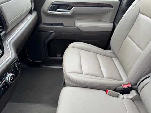 Used 2025 GMC Sierra 1500 SLT image 13