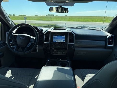 Used 2018 Ford F250 XLT w/ XLT Value Package AWD/4WD image 13