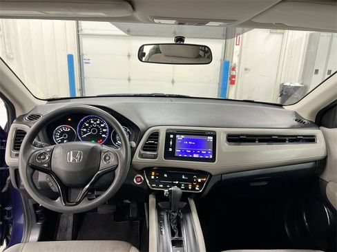 Used 2016 Honda HR-V EX image 10