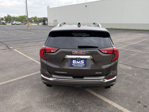 Used 2020 GMC Terrain Denali w/ Denali Premium Package AWD/4WD image 5