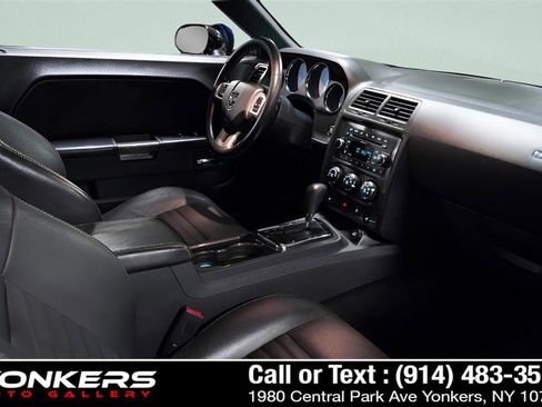 Used 2011 Dodge Challenger image 44