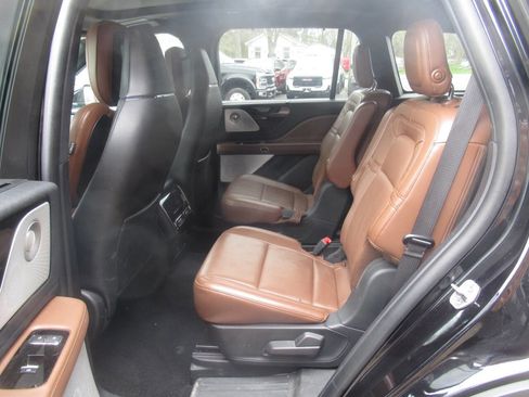 Used 2020 Lincoln Aviator Reserve w/ Equipment Group 202A AWD/4WD image 18