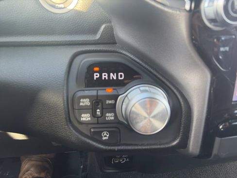 Used 2025 RAM 1500 Laramie image 12