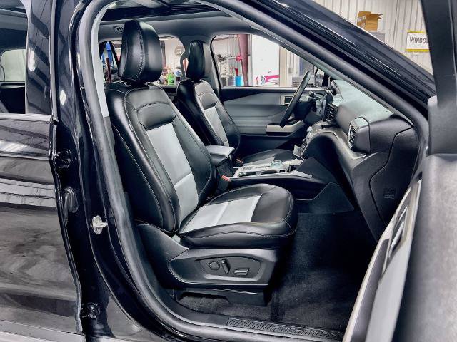 Certified 2023 Ford Explorer XLT w/ Equipment Group 202A RWD image 29