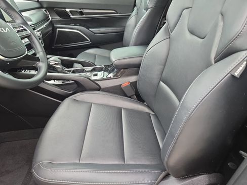 Certified 2024 Kia Telluride S w/ S Sunroof Package AWD/4WD image 14