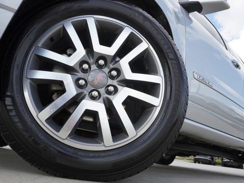 Used 2014 GMC Acadia Denali image 11